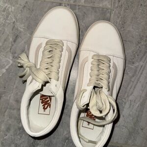 NEVER WORN Vans Off-White Canvas Sneakers